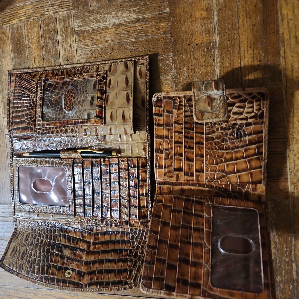 Brahmin Wallets - image 3